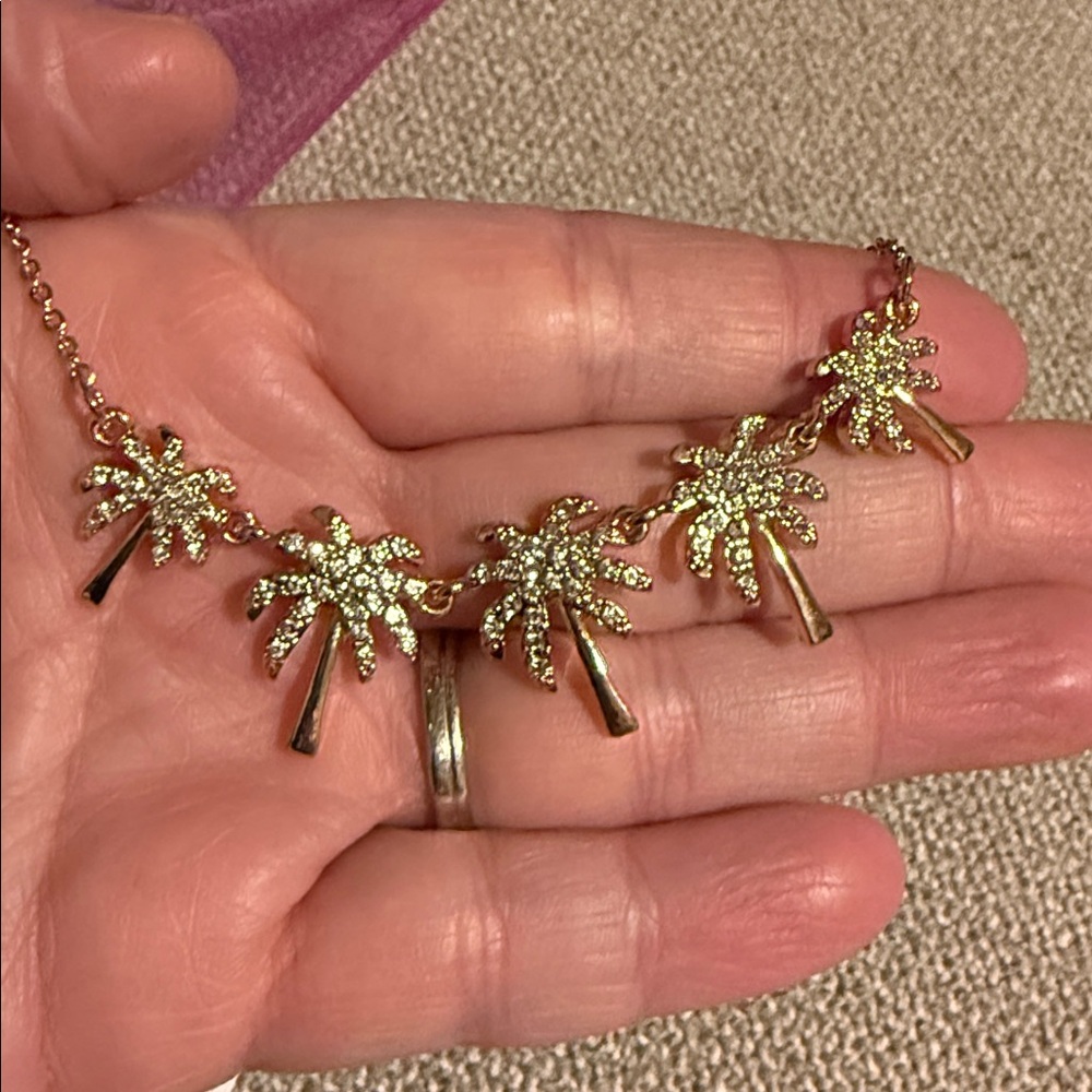 Lilly Pulitzer Gold Palm Tree Necklace NWT - Picture 2 of 4